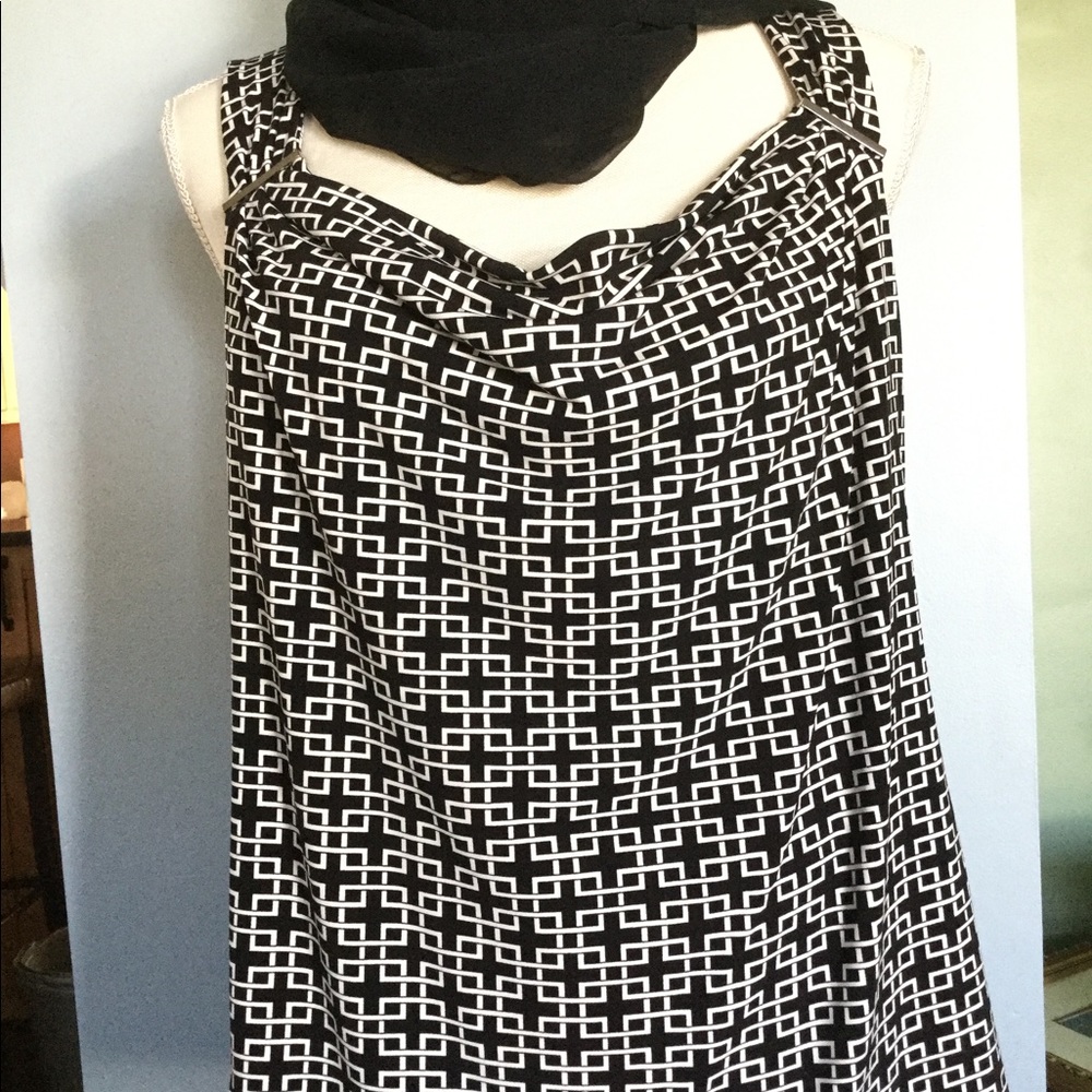 White House black market top size 1X